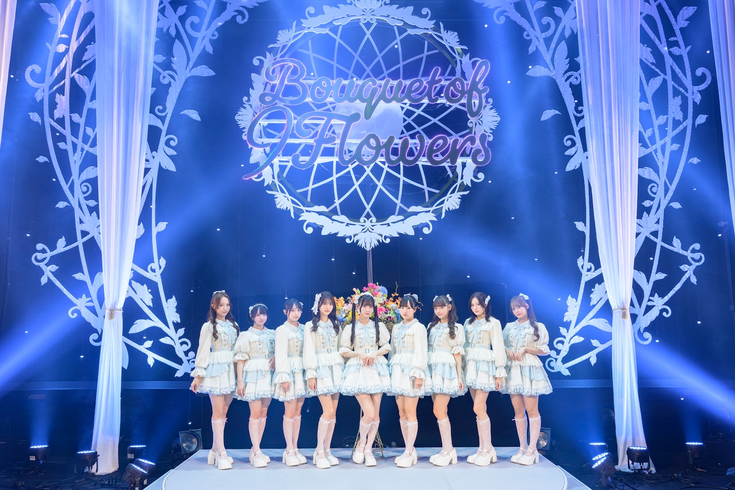 東京・東京国際フォーラム ホールAにてライブツアー「高嶺のなでしこ Live Tour - Bouquet of 9 Flowers - FINAL」のファイナル公演を開催した高嶺のなでしこ。（撮影：林晋介）