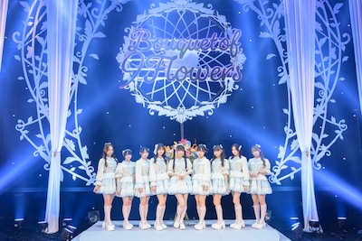 東京・東京国際フォーラム ホールAにてライブツアー「高嶺のなでしこ Live Tour - Bouquet of 9 Flowers - FINAL」のファイナル公演を開催した高嶺のなでしこ。（撮影：林晋介）