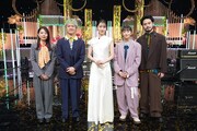 「1億2000万人のありがとう 歌の感謝祭」より、緑黄色社会と波瑠。©日本テレビ