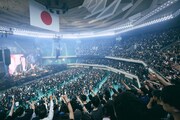 「a flood of circle 20周年記念公演 “LIVE AT 日本武道館”」の様子。（撮影：新保勇樹）