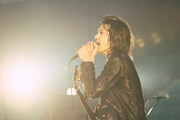 佐々木亮介（Vo, G）（撮影：新保勇樹）