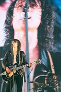 佐々木亮介（Vo, G）（撮影：新保勇樹）