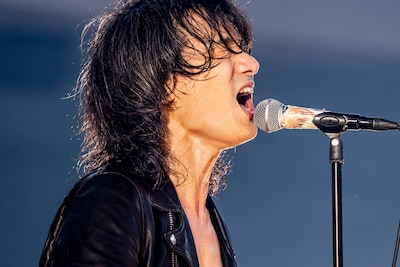 佐々木亮介（Vo, G）（Photo by Viola Kam [V'z Twinkle]）
