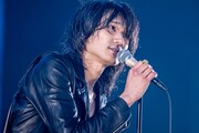 佐々木亮介（Vo, G）（Photo by Viola Kam [V'z Twinkle]）