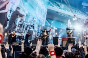 「a flood of circle 20周年記念公演 “LIVE AT 日本武道館”」の様子。（Photo by Viola Kam [V'z Twinkle]）