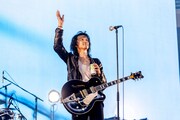 佐々木亮介（Vo, G）（Photo by Viola Kam [V'z Twinkle]）