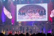 観客と一緒にTikTokを撮影するきゅるして。