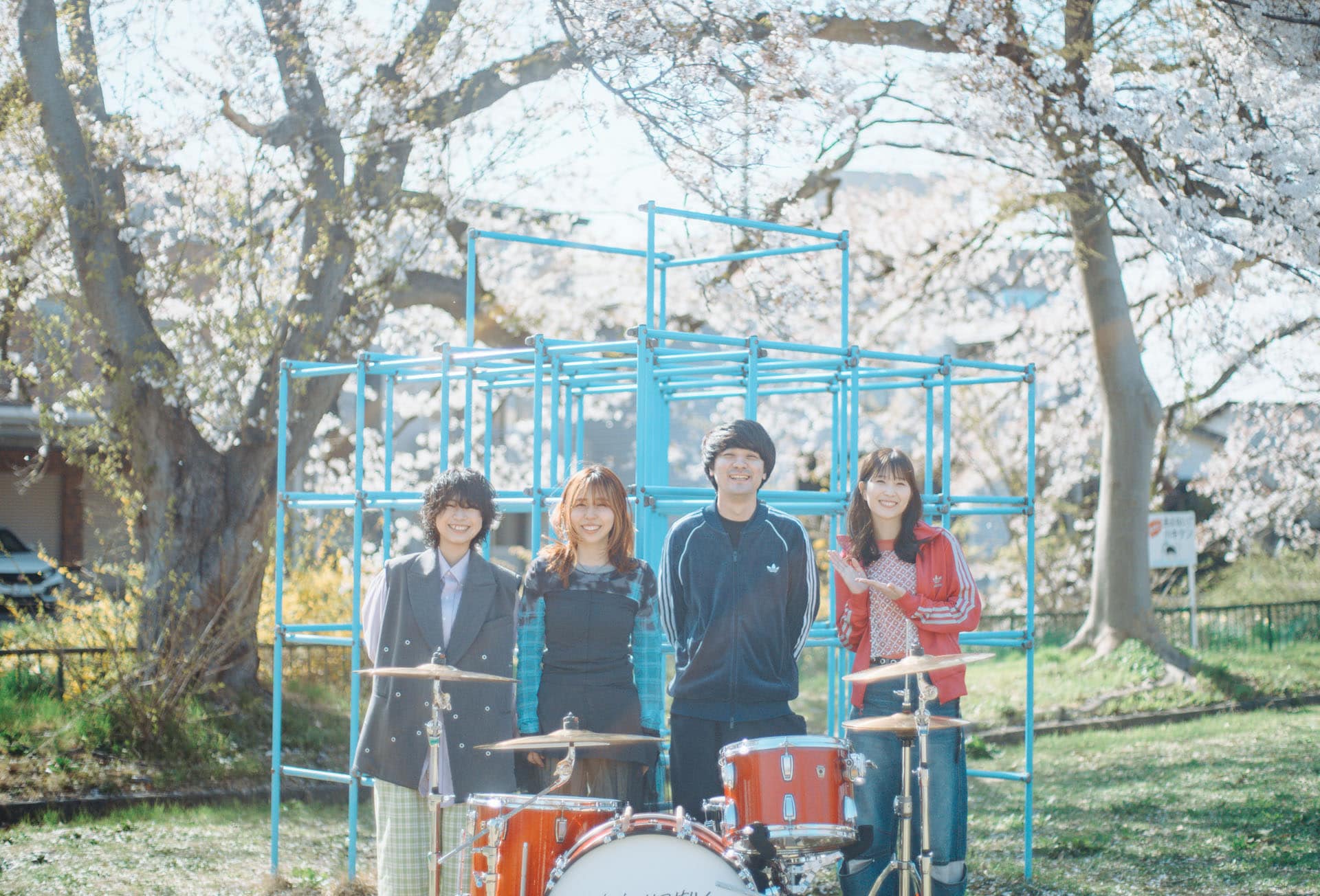 カネヨリマサルのMVをダウ90000蓮見が初監督、演劇公演「ロマンス」の主題歌