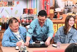 左から小杉竜一（ブラックマヨネーズ）、富澤たけし（サンドウィッチマン）、ゆうちゃみ。©TBS