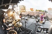 「ヤバイTシャツ屋さん "Tank-top Festival 2026" in 志摩スペイン村 ONE-MAN SHOW」の様子。（Photo by Yukihide "JON..."Takimoto）