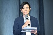 軽妙なトークで盛り上げる司会の青木源太アナウンサー。