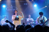 SWALLOW「わたしの宇宙 -陽-」の様子。