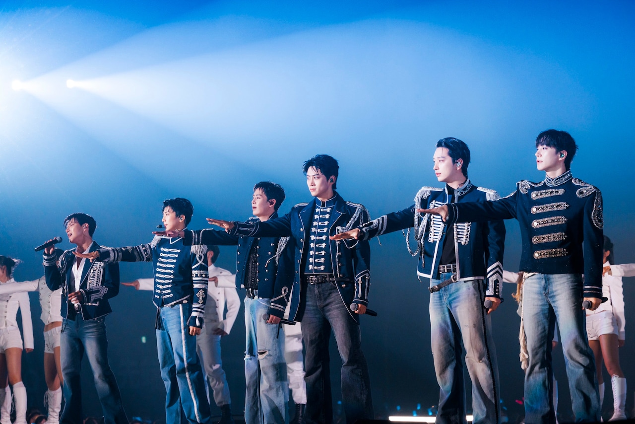 2PM。日本デビュー15周年記念コンサート「2PM Japan 15th Anniversary Concert "THE RETURN" in TOKYO DOME」より。（撮影：田中聖太郎写真事務所）