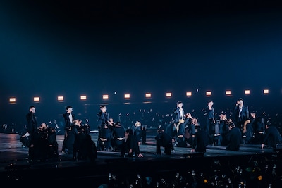 2PM。日本デビュー15周年記念コンサート「2PM Japan 15th Anniversary Concert "THE RETURN" in TOKYO DOME」より。（撮影：田中聖太郎写真事務所）