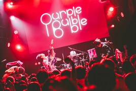 PURPLE BUBBLE、結成2周年公演でメジャーデビュー発表「心に触れる音楽を作りたくて走ってきた」