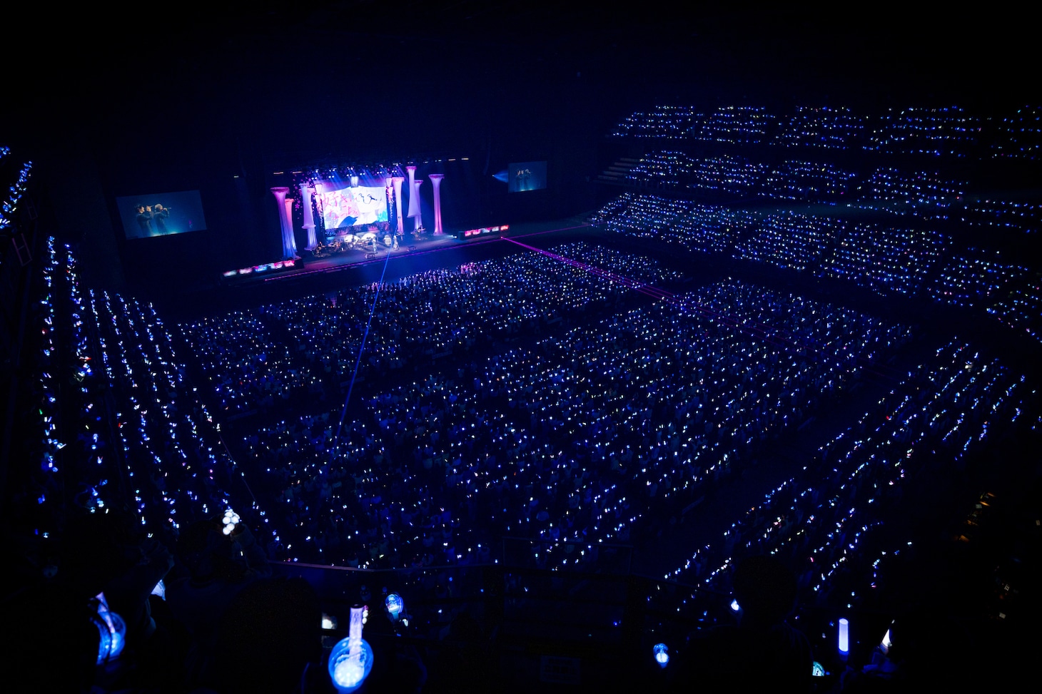 「After the Rain 10th Anniversary Tour ～ 春夏秋冬 ～」の様子。