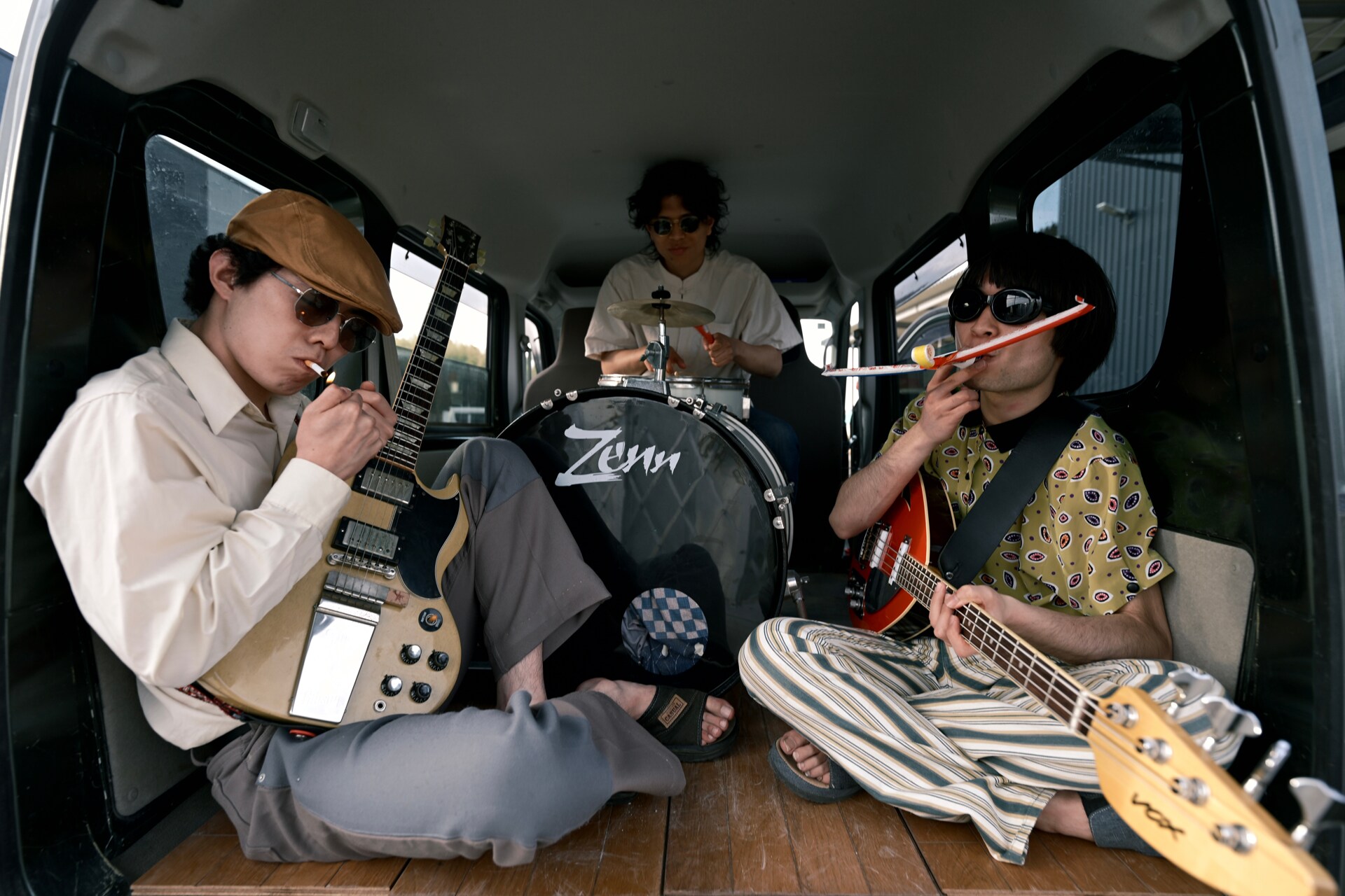 新バンド・ビビビ!!!が1stシングル「脳みそPUNK」配信リリース