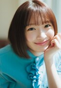「週刊少年マガジン」24号より小島凪紗（櫻坂46）。