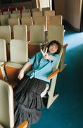 「週刊少年マガジン」24号より小島凪紗（櫻坂46）。