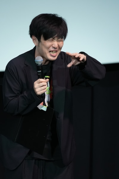 熱弁をふるう遠山大輔（グランジ）。