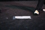 遠山大輔がびっしり書き込んだ台本。ホラン千秋の発言に頭を抱え思わず落とした。