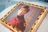 美川憲一「さそり座の女」ジャケットをプリントしたバースデーケーキ。