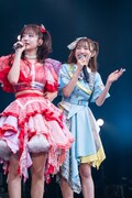 高校の同級生だった桜木心菜（左）と芹澤もあ（右）の“チームギャル”。
