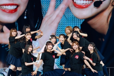 「武元唯衣 卒業セレモニー」より櫻坂46二期生。©Seed & FlowerLLC