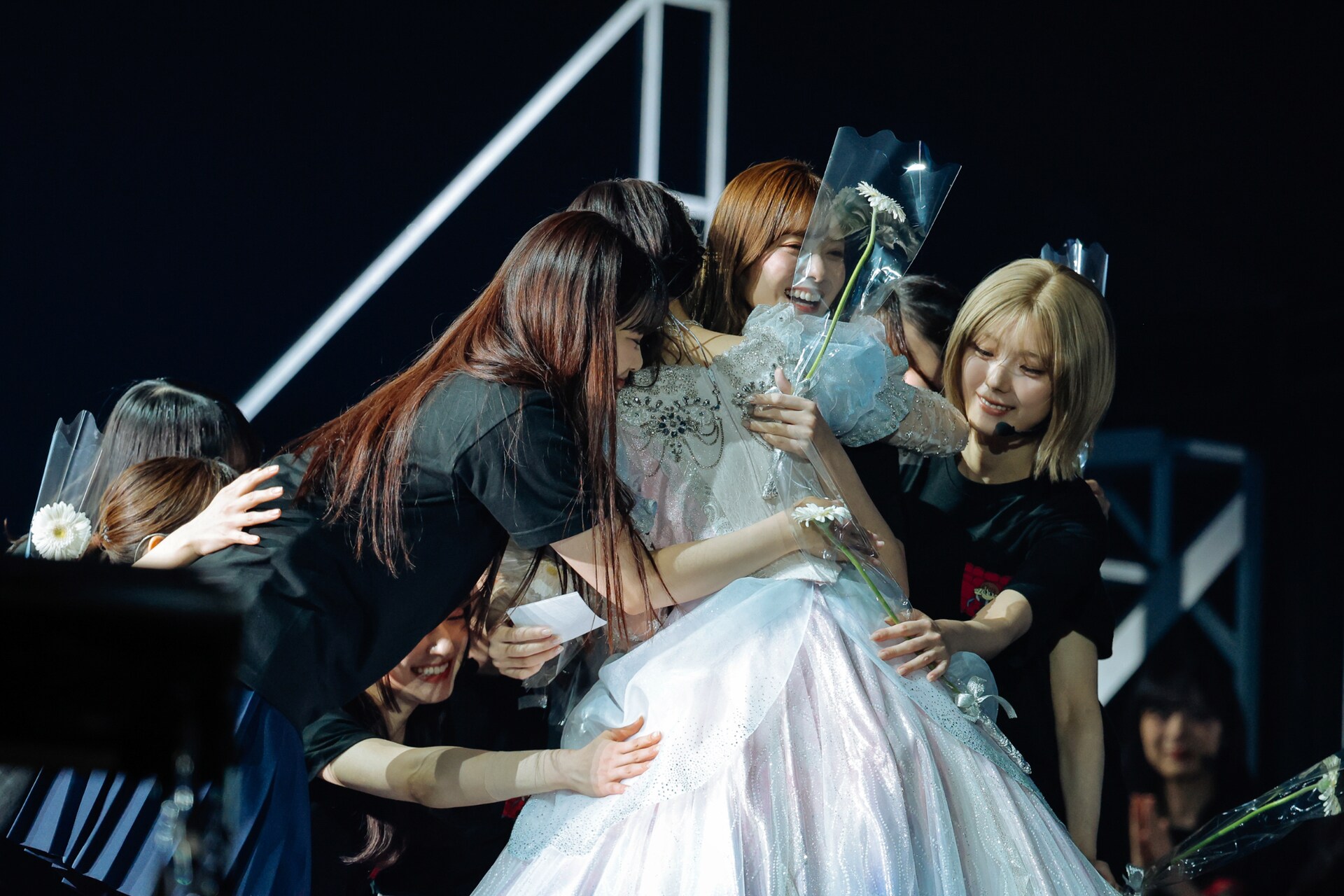 武元唯衣は生まれ変わっても櫻坂46になりたい、ドレス姿でパワフルに