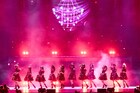 ≠ME、重く禍々しい呪縛ソング「愛くださいませ」を初披露！冨田菜々風がひさびさのロングヘアに