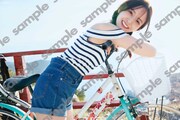 金川紗耶（乃木坂46）1st写真集「好きのグラデーション」特典のポストカード。（乃木坂46 Mobile）（撮影：三宮幹史）