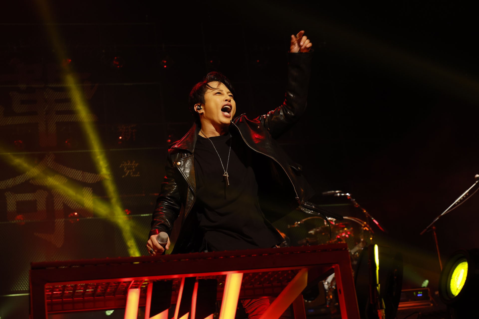 T.M.Revolutionデビュー30周年公演でファン7000人と見せた絆、息ぴったりなコールの応酬に「最高やな！」