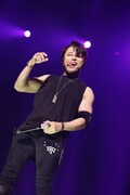キュートな表情の西川貴教。（Photo by CHIE KATO［CAPS］）