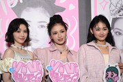 左から鎮西寿々歌、せいら、山﨑天。