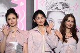左からせいら、山﨑天、嵐莉菜。