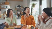 新CM「ハッピーターンのうた 50周年篇」より。