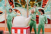 「テレビ×ミセス」5月18日放送回より、「グリーンアップルティーチャレンジ」に挑戦するMrs. GREEN APPLE。©TBS