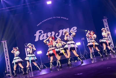 fav me「1st Anniversary Live 『STILL A NEW WORLD』」の様子。（Photo by Masayo）