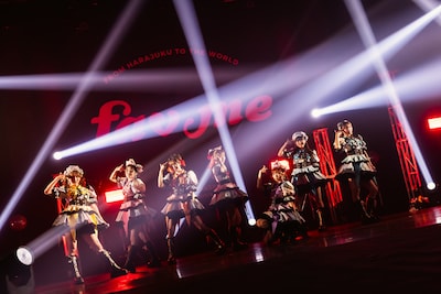 fav me「1st Anniversary Live 『STILL A NEW WORLD』」の様子。（Photo by Masayo）