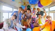 EXILE B HAPPYが小島よしお、キッズと元気にパフォーマンス　「EXILE B おっぱっぴー」MV公開