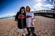 イギリス・ブライトンを訪れたEMNW（Photo by Jessie-Rose Lena）