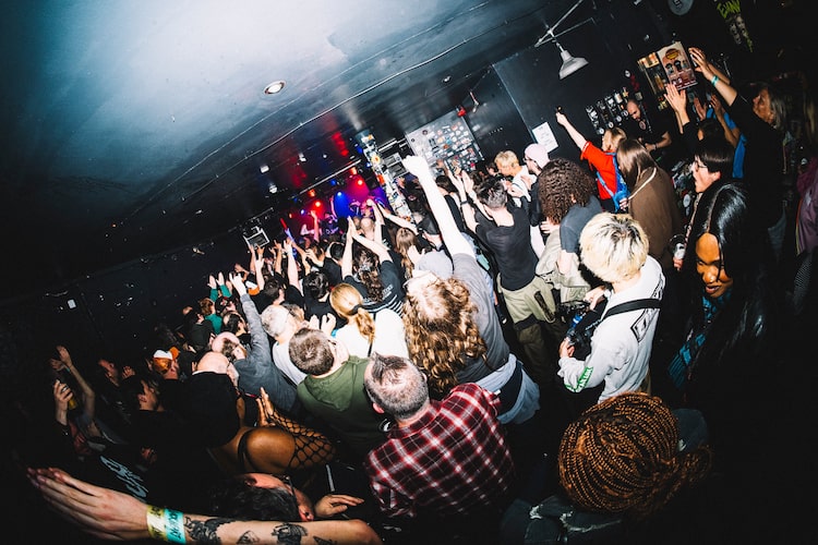 EMNWロンドン公演の様子（Photo by Jessie-Rose Lena）