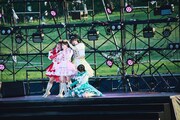 「りんご娘 はるか夢スタジアムライブ "Dream of Diamond" 輝け!! 10,000人のペンライト!!～40市町村の魅力大発見～」の様子。