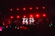 「りんご娘 はるか夢スタジアムライブ "Dream of Diamond" 輝け!! 10,000人のペンライト!!～40市町村の魅力大発見～」の様子。
