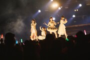 「りんご娘 はるか夢スタジアムライブ "Dream of Diamond" 輝け!! 10,000人のペンライト!!～40市町村の魅力大発見～」の様子。