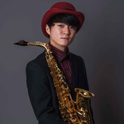 鈴木真明地（Alto Sax）