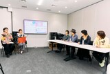 左からほしのディスコ（パーパー）、伊勢鈴蘭（アンジュルム）、クリープハイプ。