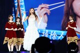 「失恋お掃除人」で“箸くん”のコントを披露する梅澤軍団の長・梅澤美波。©乃木坂46LLC
