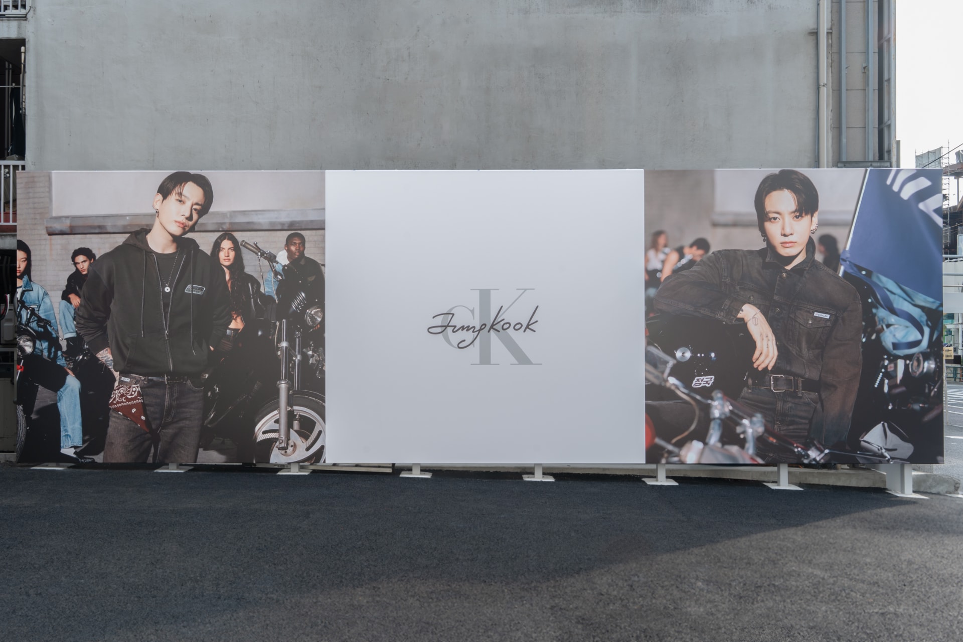 東京・原宿の竹下口パークに掲出された「Jung Kook for Calvin Klein