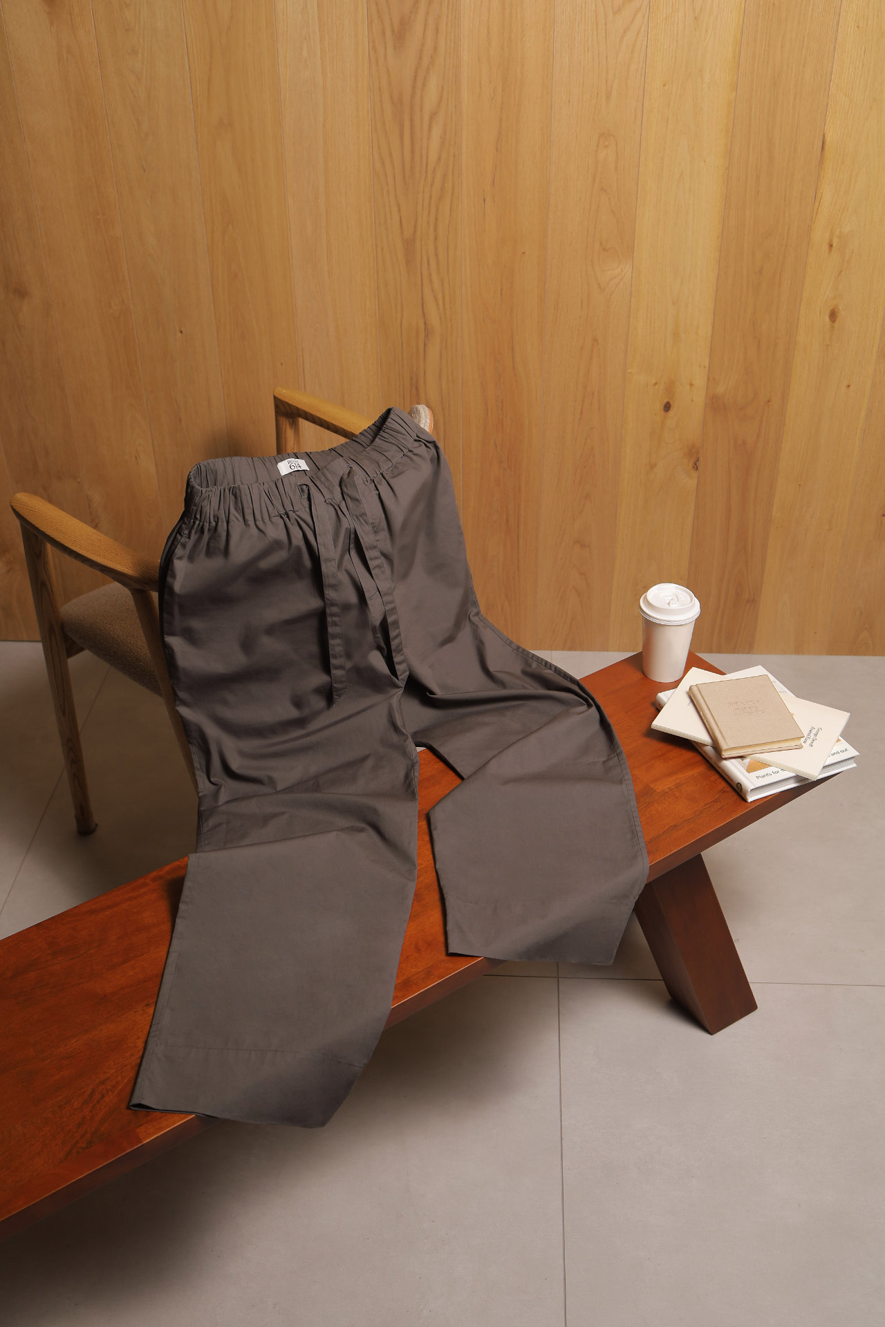 CHARCOAL ROUGH SLACKS PANTS ｜SHUYA COLOR（チャコール ラフ